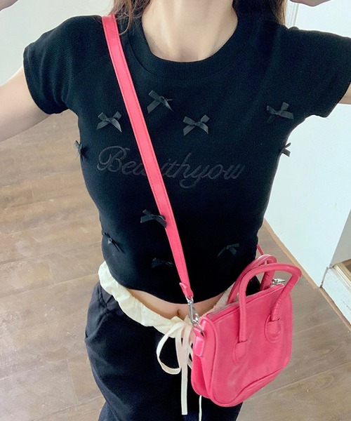 Kuroba（クロバ）の「ロゴ刺繍リボンクロップド丈Tシャツ（Tシャツ/カットソー・レディース・オフホワイト/ブラック・M/L）」の4枚目の写真