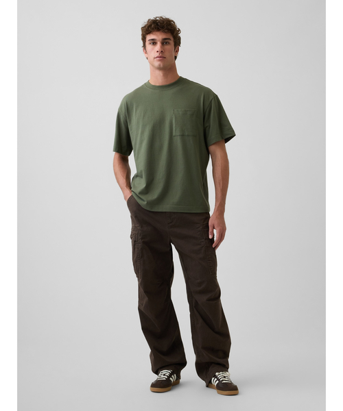 GAP（ギャップ）の「オーバーサイズ クロップド ポケットTシャツ（Tシャツ/カットソー・メンズ・ベージュ/グリーン/ブラック/オフホワイト・XS/M/XL/S/L）」の7枚目の写真