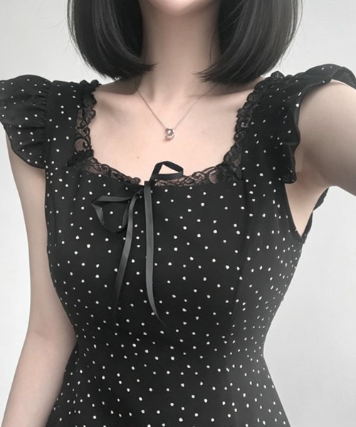Aelina(エリナ)の「フリルノースリーブワンピース(ワンピース・レディース・ブラック/ホワイト・FREE)」の21枚目の写真