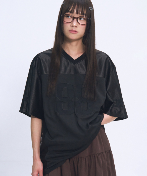 SOME PLACE（サムプレイス）の「アプリケパッチポイントグロッシーカジュアルオーバーサイズユニフォーム半袖Tシャツ_2COLOR（Tシャツ/カットソー・レディース・ホワイト/ブラック・FREE）」の5枚目の写真