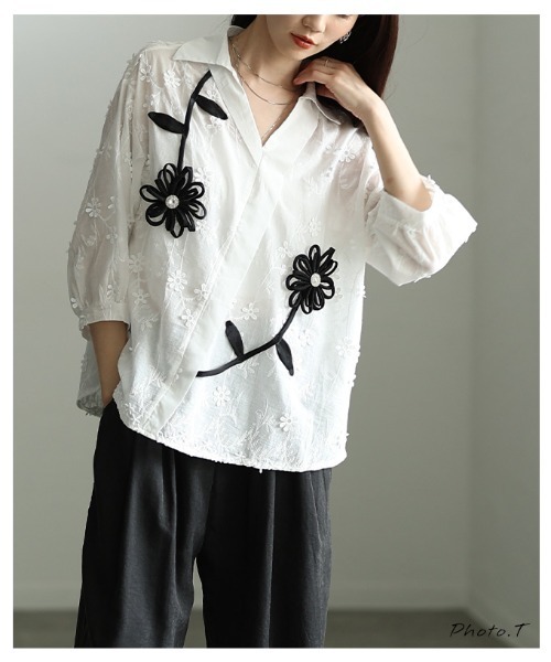 Sawa a la mode（サワアラモード）の「立体モチーフ花柄刺繍パフスリーブブラウス（シャツ/ブラウス・レディース・ホワイト・FREE）」の3枚目の写真