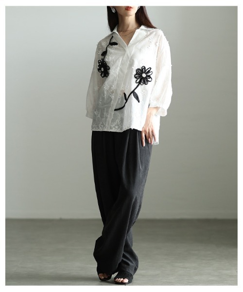 Sawa a la mode（サワアラモード）の「立体モチーフ花柄刺繍パフスリーブブラウス（シャツ/ブラウス・レディース・ホワイト・FREE）」の5枚目の写真