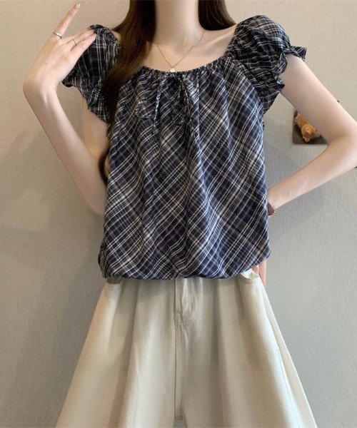 LUCPY（ラクピー）の「チェック柄リボンネックパフスリーブブラウス（シャツ/ブラウス・レディース・ホワイト/ブルー/ネイビー・FREE）」の2枚目の写真