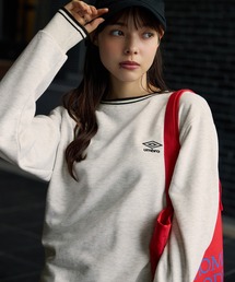 Viola e Viola（ヴィオラエヴィオラ）の「【UMBRO/アンブロ】限定　ライン使い刺しゅう裏毛トップス（スウェット）」