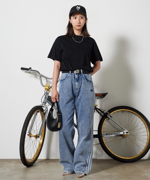 adidas(アディダス)の「adidas/アディダス SST DENIM JEANS STRAIGHT LEG デニム ジーンズ ストレートレッグ デニムパンツ ワイドパンツ ストレートシルエット サイドライン メンズ レディース 2026年 夏 夏服(デニムパンツ・メンズ・ブルー・30inch/32inch/34inch/36inch)」の19枚目の写真