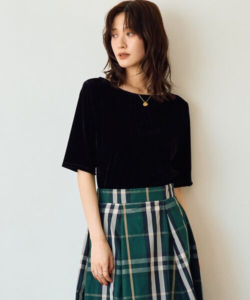 YECCA VECCA(イェッカヴェッカ)の「5分袖ベロアトップス(Tシャツ/カットソー・レディース・ブラウン/ブラック/キャメル・FREE)」の1枚目の写真
