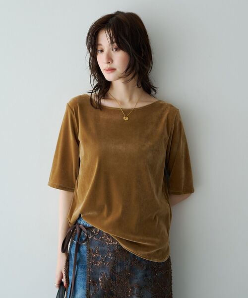 YECCA VECCA(イェッカヴェッカ)の「5分袖ベロアトップス(Tシャツ/カットソー・レディース・ブラウン/ブラック/キャメル・FREE)」の5枚目の写真