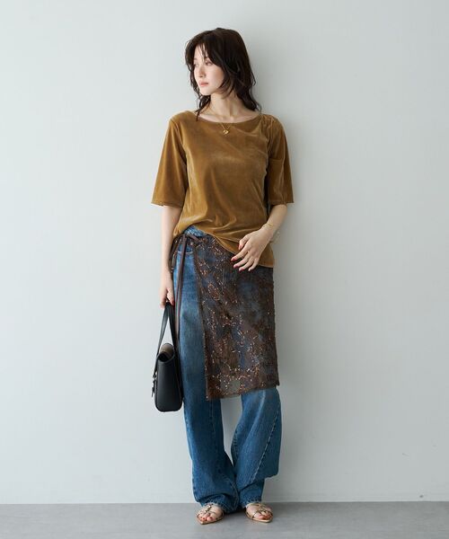 YECCA VECCA(イェッカヴェッカ)の「5分袖ベロアトップス(Tシャツ/カットソー・レディース・ブラウン/ブラック/キャメル・FREE)」の7枚目の写真