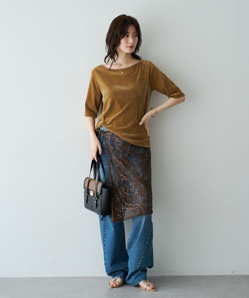 YECCA VECCA(イェッカヴェッカ)の「5分袖ベロアトップス(Tシャツ/カットソー・レディース・ブラウン/ブラック/キャメル・FREE)」の8枚目の写真