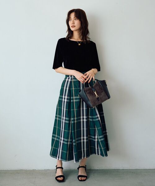 YECCA VECCA(イェッカヴェッカ)の「5分袖ベロアトップス(Tシャツ/カットソー・レディース・ブラウン/ブラック/キャメル・FREE)」の13枚目の写真