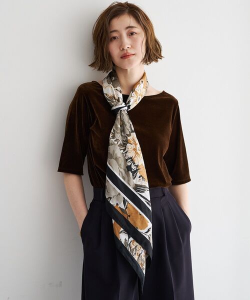 YECCA VECCA(イェッカヴェッカ)の「5分袖ベロアトップス(Tシャツ/カットソー・レディース・ブラウン/ブラック/キャメル・FREE)」の20枚目の写真
