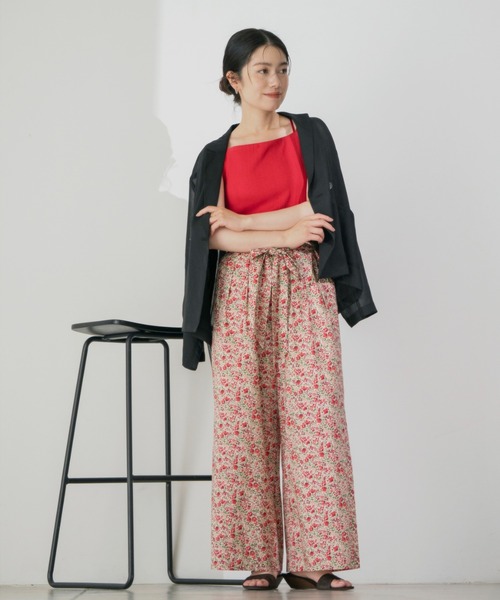 COHINA(コヒナ)の「【COHINA MADE WITH LIBERTY FABRIC】リボンベルトイージーパンツ 【低身長・小柄女性】(その他パンツ・レディース・ブルー/レッド・SHORT/REGULAR)」の1枚目の写真