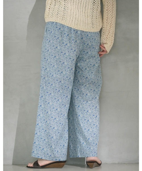COHINA(コヒナ)の「【COHINA MADE WITH LIBERTY FABRIC】リボンベルトイージーパンツ 【低身長・小柄女性】(その他パンツ・レディース・ブルー/レッド・SHORT/REGULAR)」の2枚目の写真