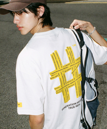 テーピングハッシュタグオーバーサイズ半袖Tシャツ（オフホワイト）