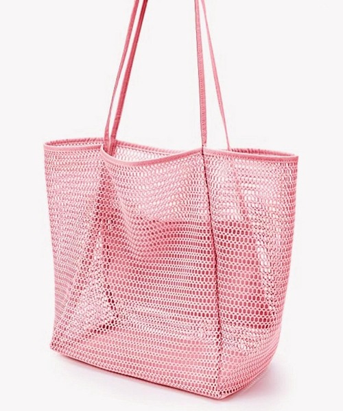TONE SELECT GOODS(トーンセレクトグッズ)の「urbanfemine./大容量 メッシュトートバッグ プールバッグ ビーチバッグ スパバッグ レディース U7637(トートバッグ・レディース・ブラック/ピンク/アイボリー/ブラウン・FREE)」の7枚目の写真