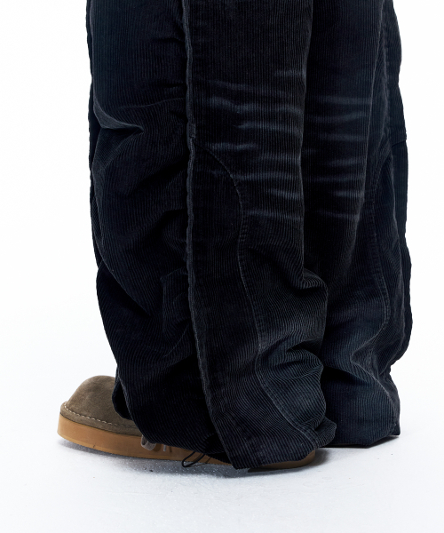 RSSC（アールエスエスシー）の「INCISION WASHED CORDUROY PANTS - BLACK（その他パンツ・レディース・その他・1/2）」の10枚目の写真