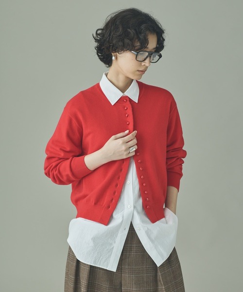 Curensology(カレンソロジー)の「Curensology(カレンソロジー)/クルミボタンニットカーディガン(カーディガン/ボレロ・レディース・ベージュ/レッド/ブラック・FREE)」の3枚目の写真