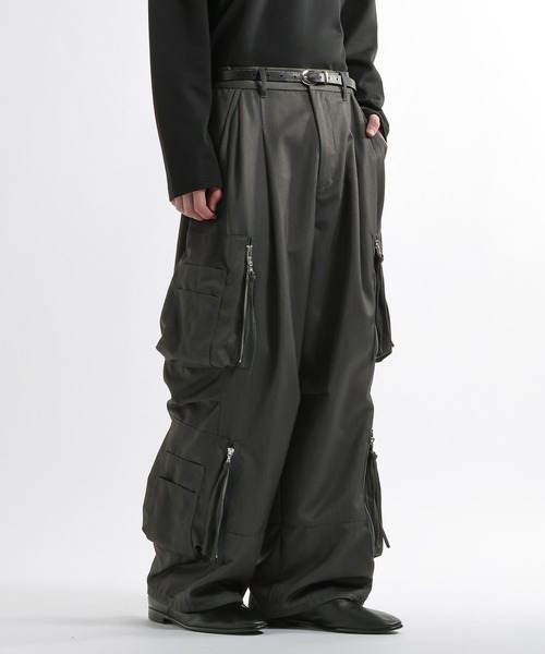 HARE（ハレ）の「【SET UP対応】ZIPユーティリティカーゴパンツ(HARE)（カーゴパンツ・メンズ・レッド/ブラック/グレー・MEDIUM/SMALL）」の2枚目の写真