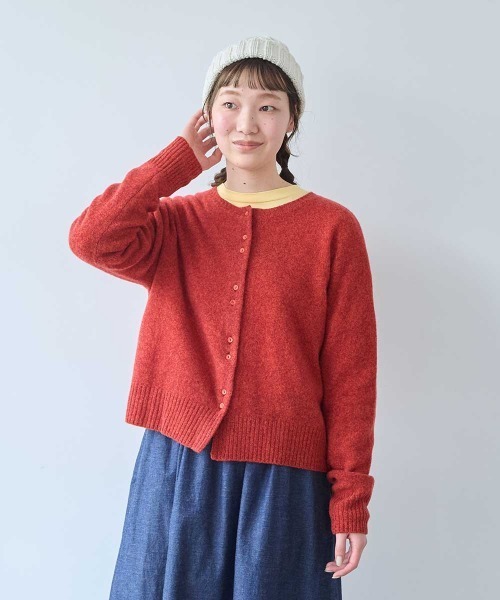 bulle de savon(ビュルデサボン)の「ジーロンラム ダブルボタンカーディガン(ニット/セーター・レディース・カーキ/サックスブルー/イエロー/ピンク/レッド/ダークブラウン・FREE)」の6枚目の写真