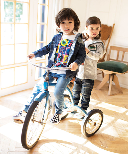 glamb mini（グラムミニ）の「Nelson pants（デニムパンツ・キッズ・インディゴブルー/ライトインディゴブルー・1/3/2/4）」の4枚目の写真