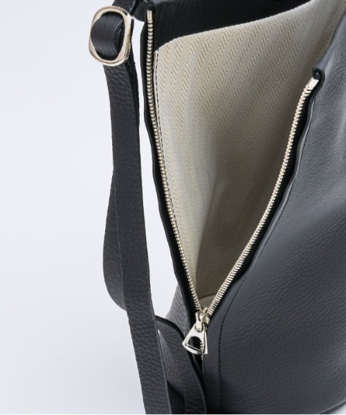 ITTI（イッチ）の「ITTI/イッチ/ANNIE SLIDE MULTIWAY BODY BAG / DIPLO SKY（ショルダーバッグ・メンズ・ブラウン系その他/ブラック・F）」の5枚目の写真