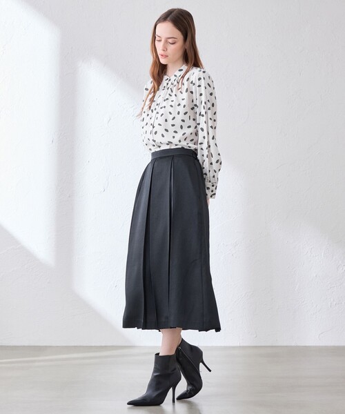 MACKINTOSH LONDON（マッキントッシュ ロンドン）の「【婦人画報10月号掲載】ブライトハンマーサテンスカート（スカート・レディース・ブラウン系その他/ネイビー・36/38）」の13枚目の写真