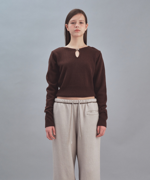 Rest&Recreation(レストアンドレクリエーション)の「LOGO CLIP KNIT TOP - BROWN(ニット/セーター・レディース・その他・ONE)」の1枚目の写真