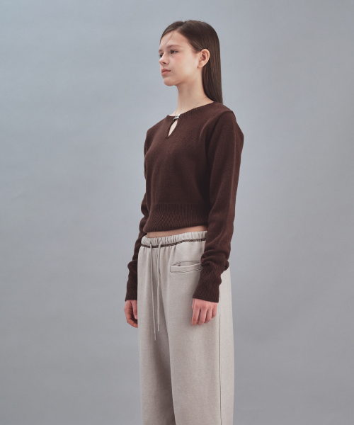 Rest&Recreation(レストアンドレクリエーション)の「LOGO CLIP KNIT TOP - BROWN(ニット/セーター・レディース・その他・ONE)」の2枚目の写真