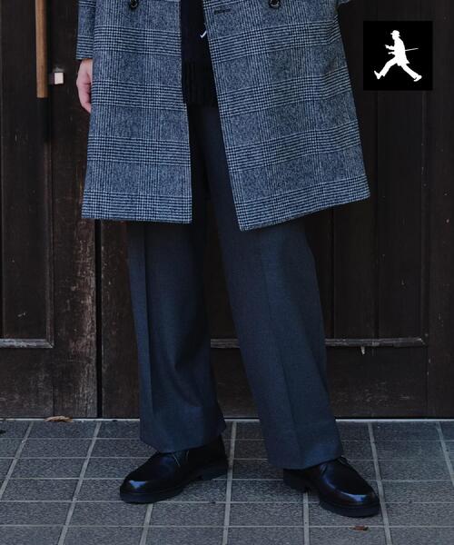 TAKEO KIKUCHI(タケオキクチ)の「【BOWLER HAT LABEL】ウォームストレッチ ワイドパンツ(スラックス・メンズ・ダークブラウン/チャコールグレー・02/03/04)」の1枚目の写真