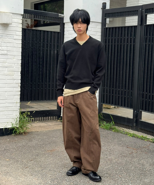 SIGNATURE（シグネチャ）の「ソフト ESSENTIALS Vネック レギュラーニット[ブラック]（ニット/セーター・レディース・その他・MEDIUM/LARGE）」の4枚目の写真