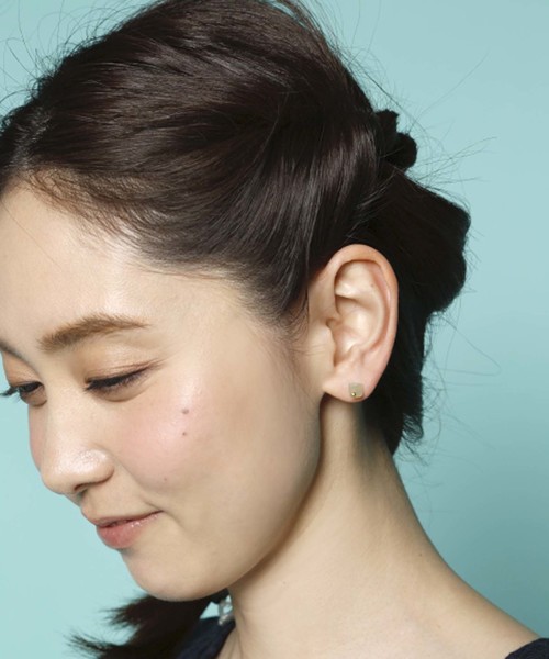 PLAIN CLOTHING(プレーンクロージング)の「ロングHITアイテム★ミニカラーストーンピアス(ピアス(両耳用)・レディース・パープル/ターコイズブルー/ピンク/グリーン/ホワイト系その他・FREE)」の9枚目の写真