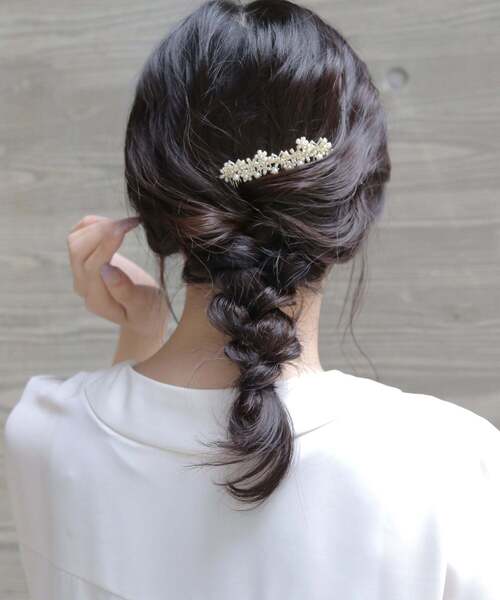ANEMONE(アネモネ)の「パールとビジューのフラワーガーデンコーム(その他ヘアアクセサリー・レディース・クリア/ホワイト・FREE)」の6枚目の写真