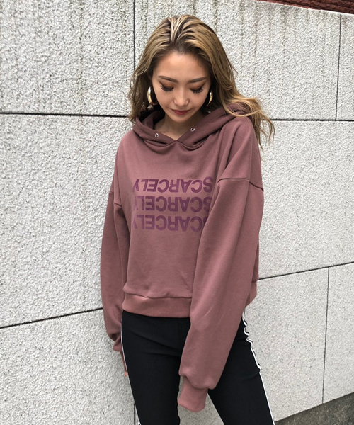 ENVYM(アンビー)の「ショートロゴフーディ(パーカー・レディース・ブラウン/グレー/カーキ・FREE)」の3枚目の写真