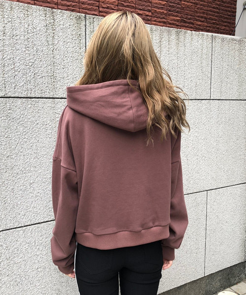 ENVYM(アンビー)の「ショートロゴフーディ(パーカー・レディース・ブラウン/グレー/カーキ・FREE)」の7枚目の写真