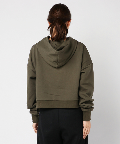 ENVYM(アンビー)の「ショートロゴフーディ(パーカー・レディース・ブラウン/グレー/カーキ・FREE)」の4枚目の写真