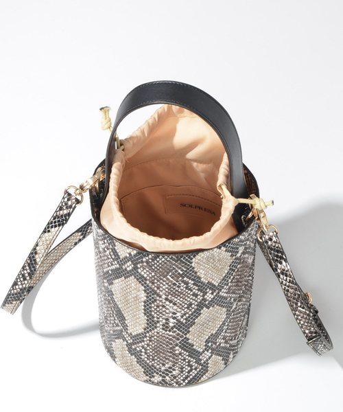 SOLPRESA（ソルプレーサ）の「バケツ型3WAYバケットバッグ ハンドバッグ ショルダーバッグ（ハンドバッグ・レディース・ベージュ/ブラック/パイソン・ONE SIZE）」の11枚目の写真