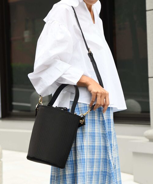 SOLPRESA（ソルプレーサ）の「バケツ型3WAYバケットバッグ ハンドバッグ ショルダーバッグ（ハンドバッグ・レディース・ベージュ/ブラック/パイソン・ONE SIZE）」の6枚目の写真