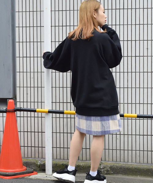 w closet（ダブルクローゼット）の「刺繍入ハーフZIPルーズプルオーバー_（スウェット・レディース・アイボリー/パープル/ブラック・FREE）」の19枚目の写真