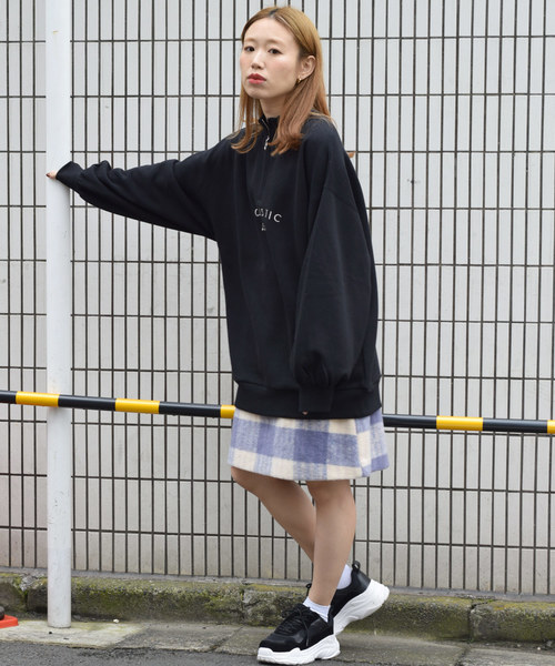 w closet（ダブルクローゼット）の「刺繍入ハーフZIPルーズプルオーバー_（スウェット・レディース・アイボリー/パープル/ブラック・FREE）」の11枚目の写真