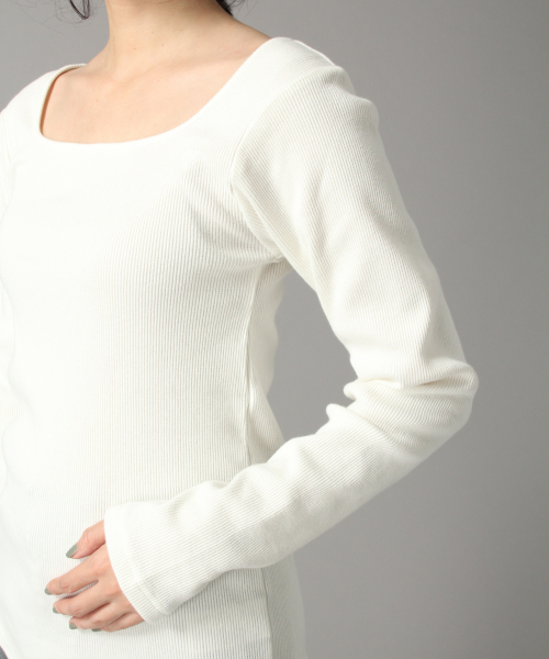 LOWRYS FARM(ローリーズファーム)の「リブスクエアタイトLS 831696(Tシャツ/カットソー・レディース・キャメル/オフホワイト/ブルー/ブラック・MEDIUM/LARGE)」の8枚目の写真