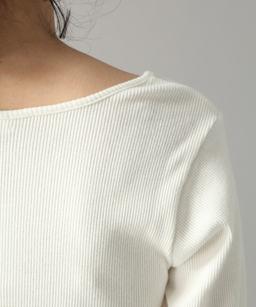 LOWRYS FARM(ローリーズファーム)の「リブスクエアタイトLS 831696(Tシャツ/カットソー・レディース・キャメル/オフホワイト/ブルー/ブラック・MEDIUM/LARGE)」の20枚目の写真