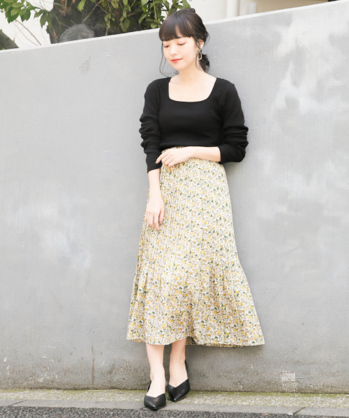 LOWRYS FARM(ローリーズファーム)の「リブスクエアタイトLS 831696(Tシャツ/カットソー・レディース・キャメル/オフホワイト/ブルー/ブラック・MEDIUM/LARGE)」の12枚目の写真