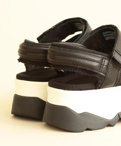 Teva（テバ）の「【復刻別注】＜TEVA(テバ)＞∴ZAMORA ザモラ ◆（サンダル・レディース・ブラック・7/5/8/6）」の4枚目の写真