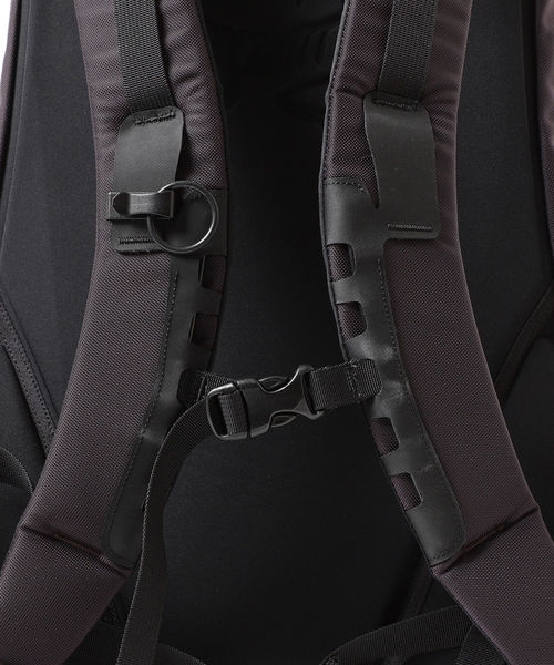 BEAMS BOY（ビームスボーイ）の「ARC’TERYX / Arro16 Backpack（バックパック/リュック・レディース・ブラック・ONE SIZE）」の16枚目の写真