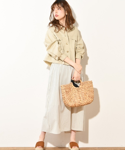 natural couture(ナチュラルクチュール)の「袖口Dカン付きシャツブルゾン(ブルゾン・レディース・ベージュ/カーキ/アイボリー・FREE)」の17枚目の写真