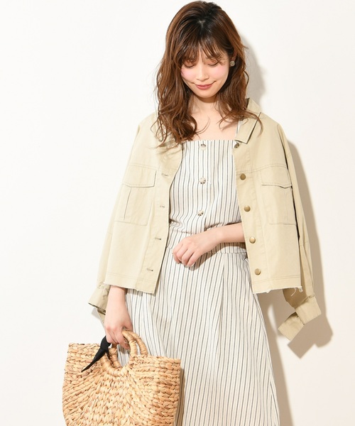natural couture(ナチュラルクチュール)の「袖口Dカン付きシャツブルゾン(ブルゾン・レディース・ベージュ/カーキ/アイボリー・FREE)」の4枚目の写真