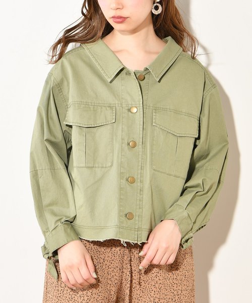natural couture(ナチュラルクチュール)の「袖口Dカン付きシャツブルゾン(ブルゾン・レディース・ベージュ/カーキ/アイボリー・FREE)」の18枚目の写真
