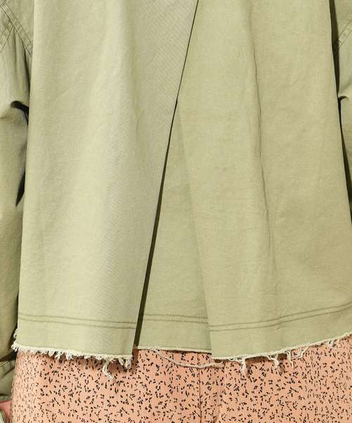 natural couture(ナチュラルクチュール)の「袖口Dカン付きシャツブルゾン(ブルゾン・レディース・ベージュ/カーキ/アイボリー・FREE)」の19枚目の写真