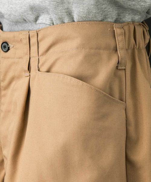 UNITED TOKYO（ユナイテッドトウキョウ）の「カットオフワイドヘムチノパンツ（チノパンツ・メンズ・ベージュ/ブラック/グレー・1/2/3）」の6枚目の写真