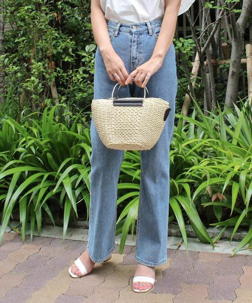 MODE ROBE(モードローブ)の「ストラップサンダル(サンダル・レディース・ホワイト/ブラック/ブラウン/ベージュ/シルバー・22.5㎝/23cm/23.5㎝/24cm/24.5cm/25cm/24.5㎝)」の12枚目の写真